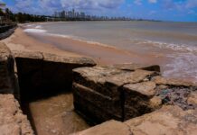 Justiça marca audiência pública para discutir esgoto nas praias de João Pessoa