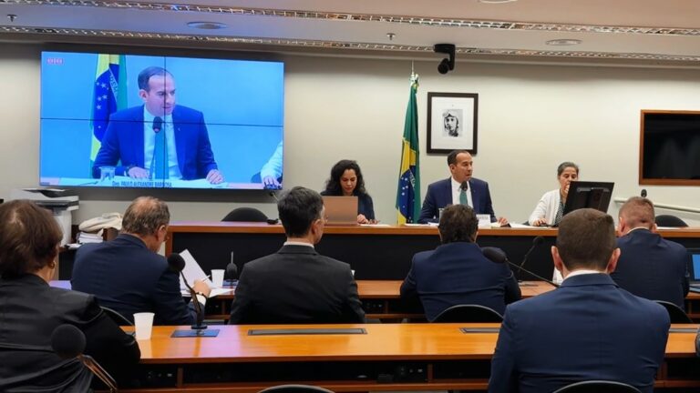 Câmara Federal debate situação da Régis Bittencourt