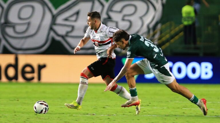 Botafogo perde do Goiás fora de casa