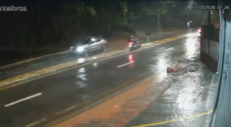 Motociclista morre após bater contra placa de sinalização em São José dos Campos