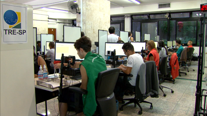 Último dia para regularizar título de eleitor; cartórios estão lotados