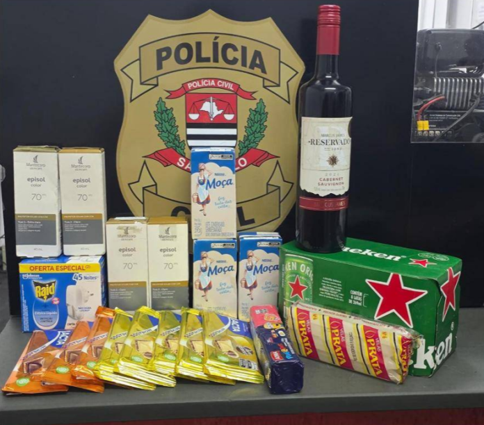 Casal é preso após roubo em supermercado de São José dos Campos