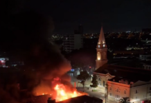Incêndio de grandes proporções destrói loja de departamentos