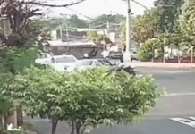 Vídeo: Homem de 30 anos é arremessado após colisão entre moto e carro em Ribeirão Preto