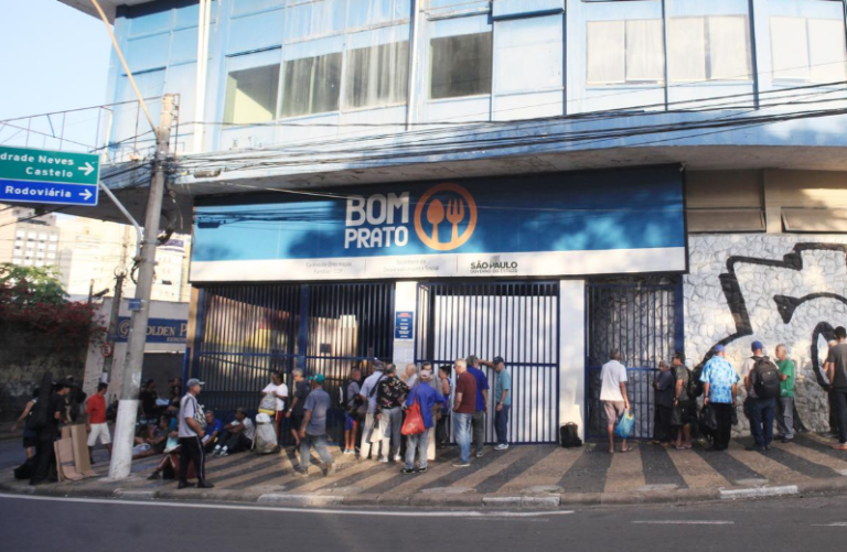 Homem ataca motorista dentro do Bom Prato no centro de Campinas