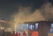Ônibus solta fumaça e assusta passageiros na Rodovia Santos Dumont