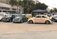 Encontro de carros clássicos movimentou a Praia do Gonzaguinha
