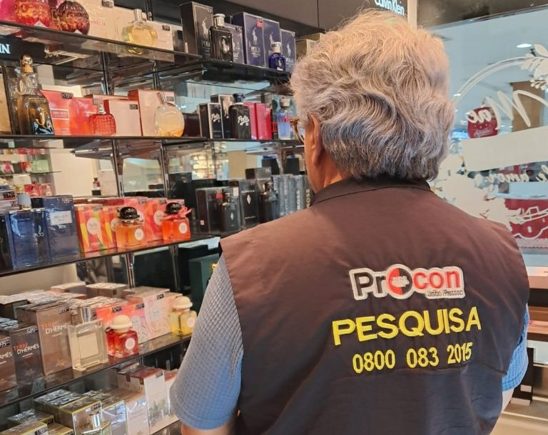 Dia das Mães: Procon identifica variação de mais de R$ 1 mil no preço de perfumes femininos