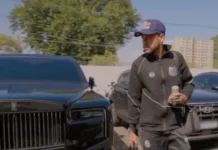 Neymar aparece dirigindo Rolls-Royce exclusivo em Santos