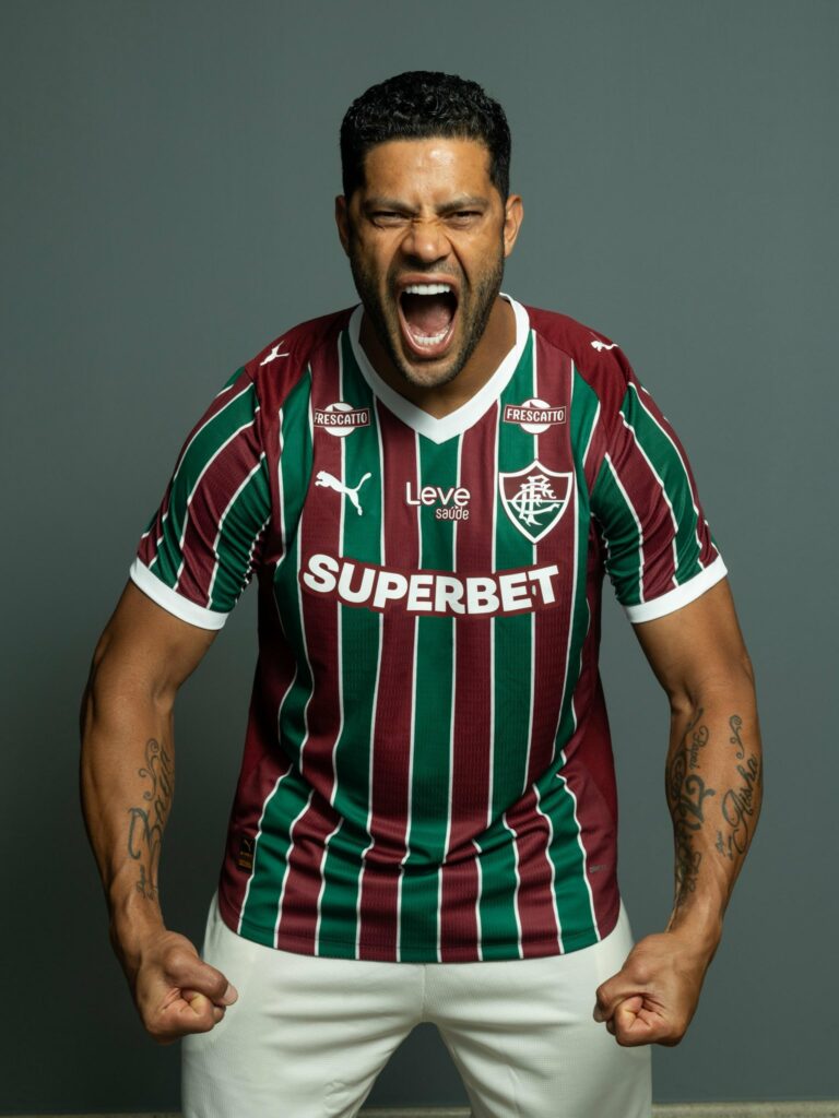 Fluminense anuncia Hulk como novo camisa 7