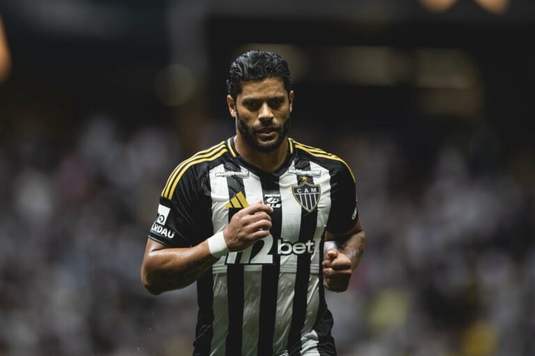 Hulk anuncia saída do Atlético-MG: “achei que algumas histórias não iam ter fim”