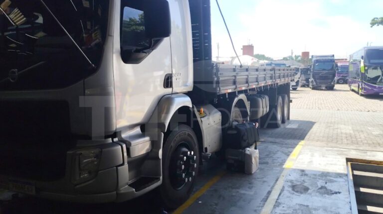 Motorista fica dois dias em cativeiro após ter o caminhão roubado no trevo da Rod. Dom Pedro