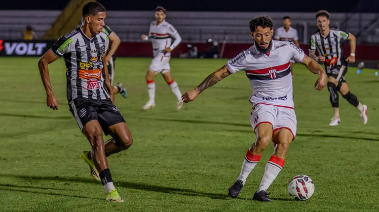 Botafogo desperdiça pênalti e sofre derrota