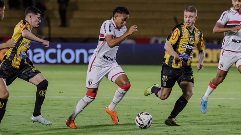Botafogo perde fora de casa