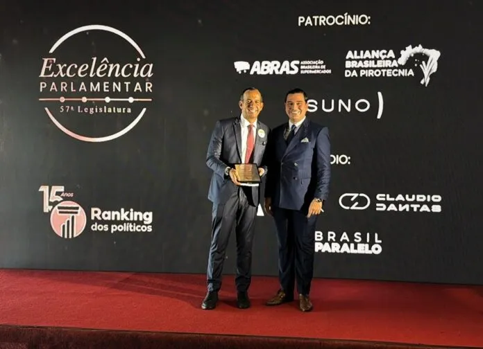 PAULO-ALEXANDRE-BARBOSA-PREMIO-HORIZONTAL-696x504
