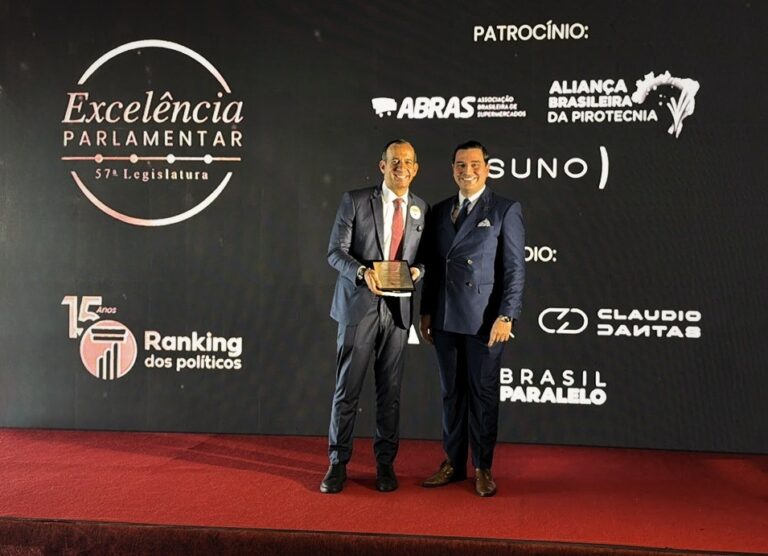 Paulo Alexandre fica em 1º lugar entre representantes da região em prêmio de excelência parlamentar