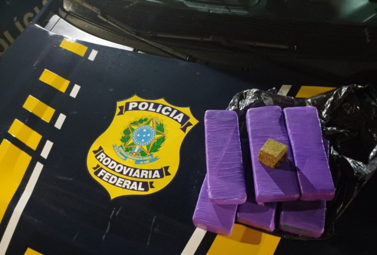 PRF apreende maconha e recupera veículos roubados durante ações na Paraíba