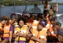 Programa Colaborar leva idosos para passeio de barco em Praia Grande