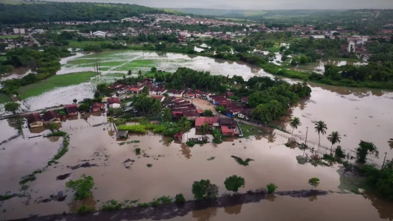 Prefeitura de Rio Tinto alerta moradores de áreas ribeirinhas após cheia do Rio Mamanguape