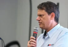 Pesquisa Paraná mostra cenário eleitoral para o Governo de São Paulo em 2026, com liderança de Tarcísio de Freitas e análise sobre possível segundo turno.