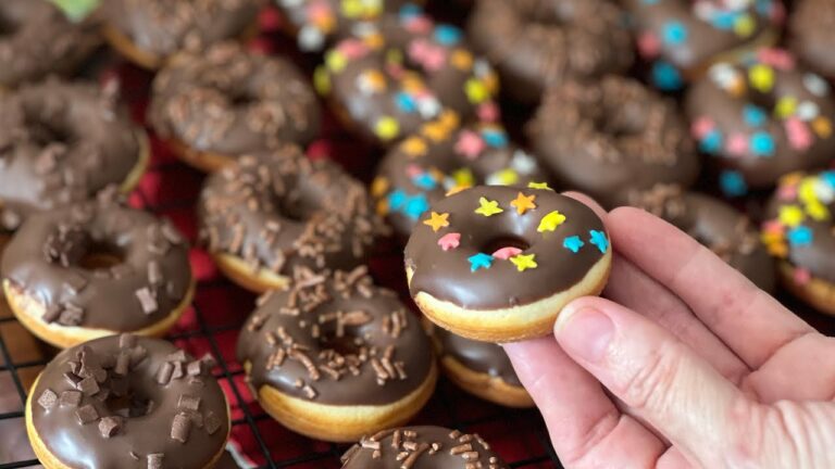 ThaComTudo: aprenda a fazer um Cake Donuts delicioso!