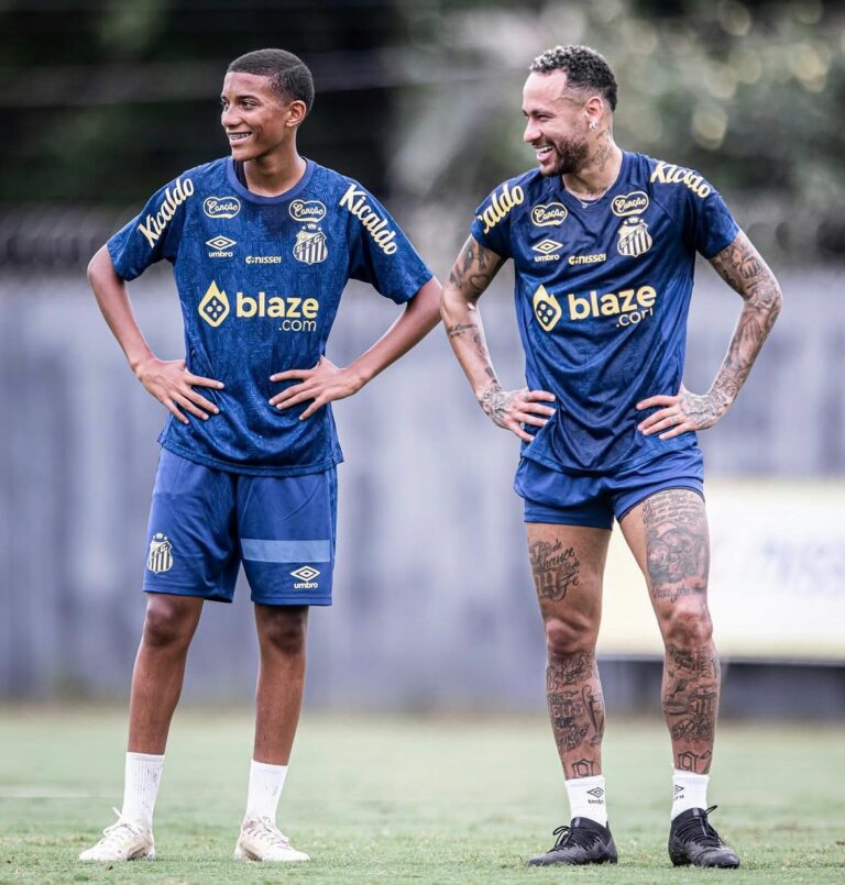 Robinho Jr. acusa Neymar de agressão e envia notificação ao Santos