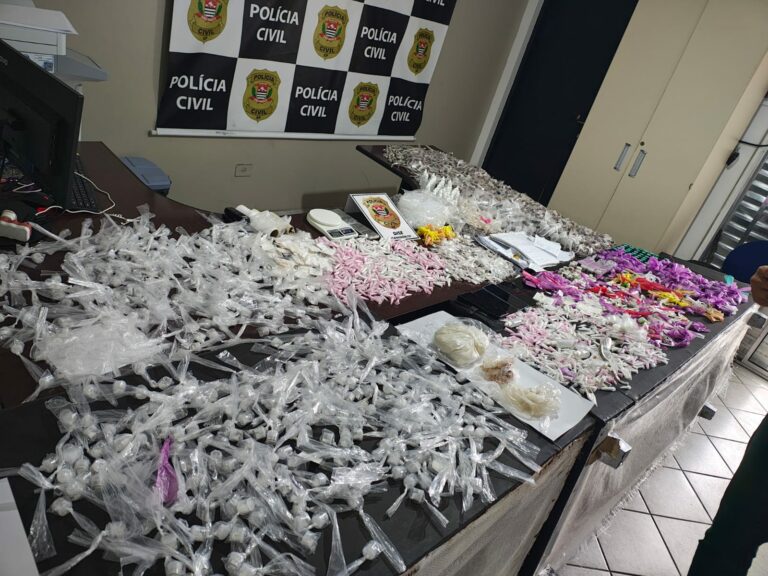 Trio é preso em adega por tráfico de drogas em Itanhaém; VÍDEO
