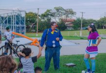 Feira de Palhaçada leva circo-teatro gratuito às feiras noturnas de Campinas
