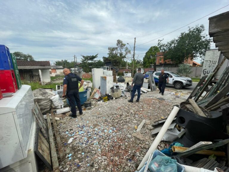 Operação em Agenor de Campos encerra atividades de ferro-velho irregular