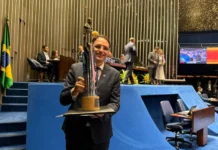 Paraíba é premiada no Senado como um dos cinco estados que mais alfabetizam crianças no país
