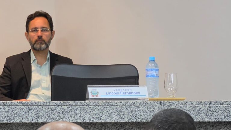 Vereadores aprovam a cassação de Lincoln Fernandes