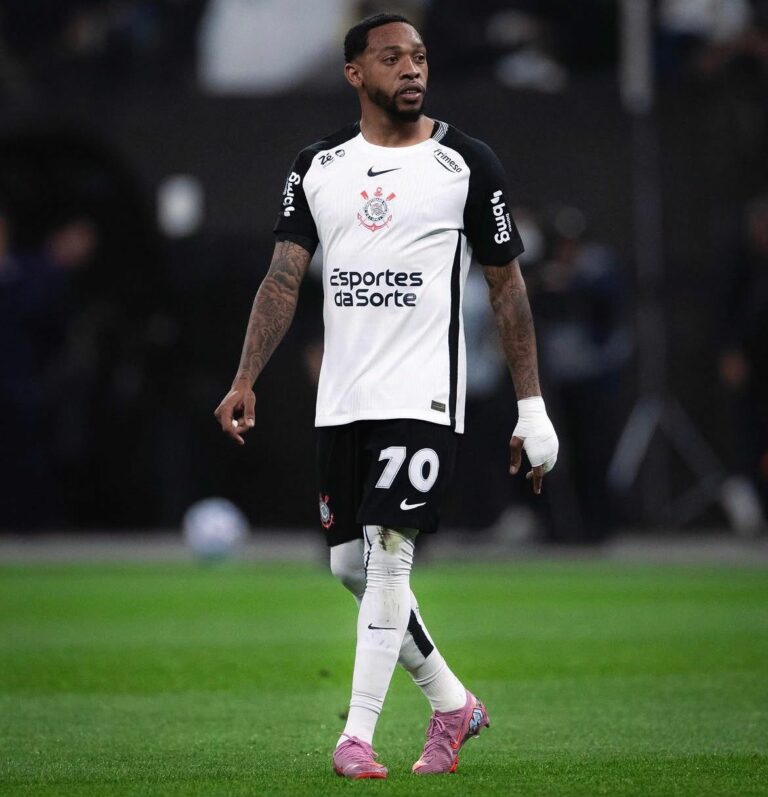 Corinthians sofre transfer ban por dívida na compra de meio-campo