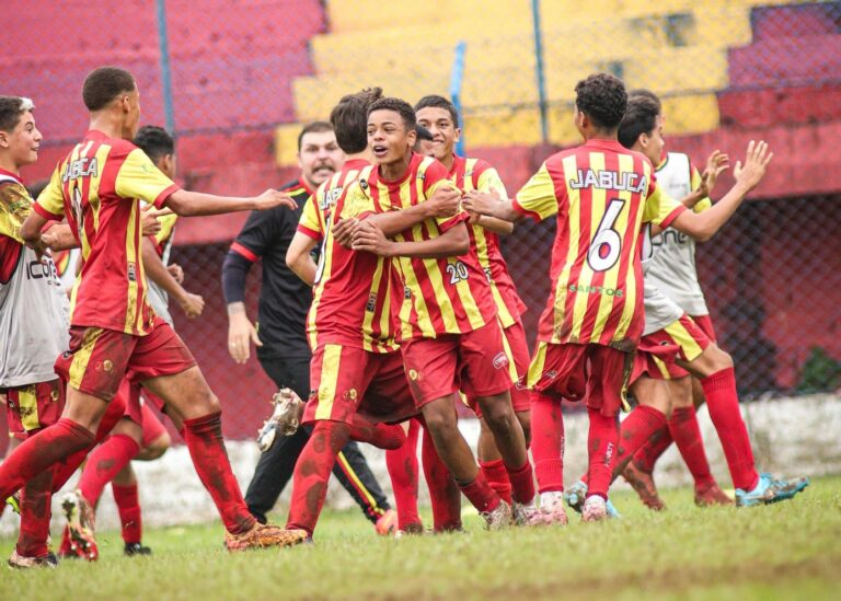 De virada, sub-14 do Jabaquara vence a Portuguesa Santista no Paulistão