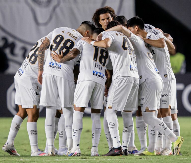 Santos enfrenta Cuenca pela classificação na Sul-Americana