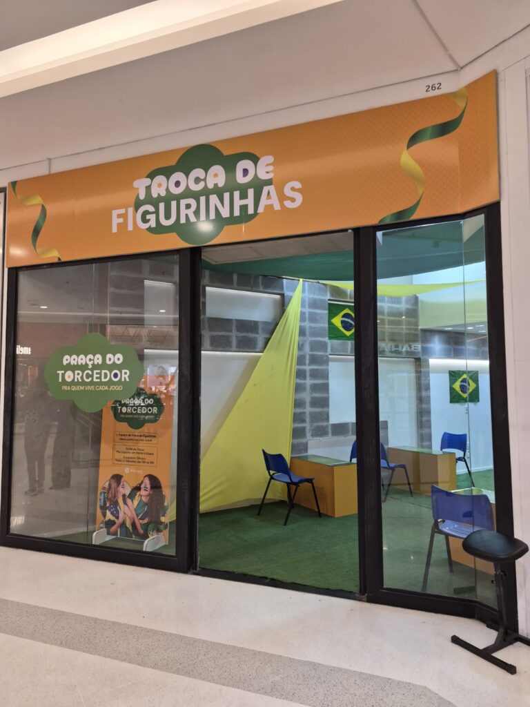 Praça Nova entra no clima da Copa com espaço para troca de figurinhas e transmissão dos jogos