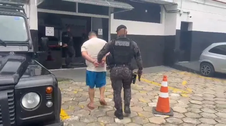 Homem procurado pela Justiça é preso pela ROTA em Ubatuba