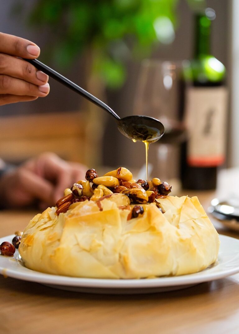 ThaComTudo: Confira uma receita deliciosa de Mini Bries em Massa Filó
