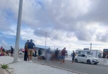 Mulher morre e cinco pessoas ficam feridas após capotamento na BR-230, em Cabedelo