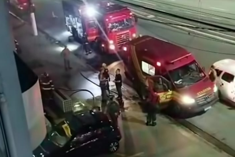 Caixa eletrônico pega fogo dentro de agência bancária em São Vicente