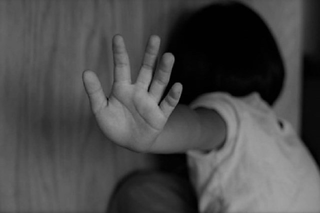 Mulher é presa suspeita de espancar filha de 6 anos em São Bento