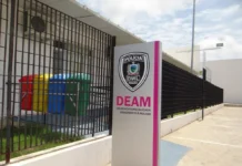 Homem é preso após agredir companheira; vítima estava com o filho durante agressão