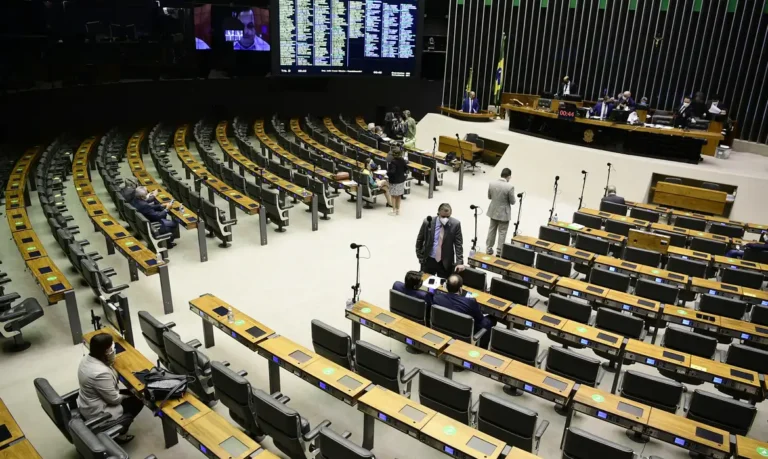 Fim da escala 6×1: governo pretende diminuir jornada de trabalho já em 2026