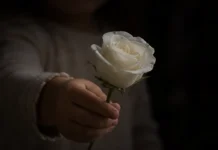 Filhos de vítimas de feminicídio podem receber pensão do INSS