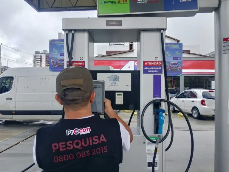 Gasolina comum varia até R$ 0,74 em João Pessoa; litro chega a R$ 6,93, aponta Procon-JP