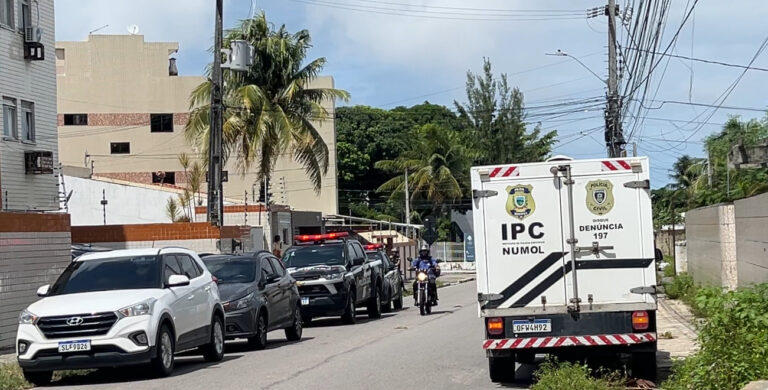 Homem é executado a tiros em via pública no bairro de Jaguaribe, em João Pessoa