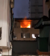 Apartamento é atingindo por incêndio no bairro da Pompéia, em Santos
