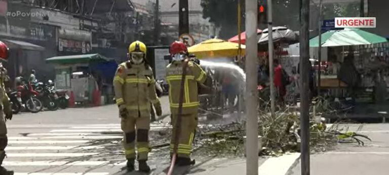 Ambulantes protestam contra recolhimento de mercadorias e bloqueiam terminal da Lagoa, em JP