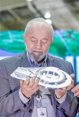 Lula inaugura novas linhas do acelerador de partículas Sirius em Campinas Lula inaugura novas linhas do acelerador de partículas Sirius em Campinas