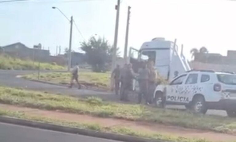 Motorista embriagado é preso após provocar sequência de acidentes e fugir da PM