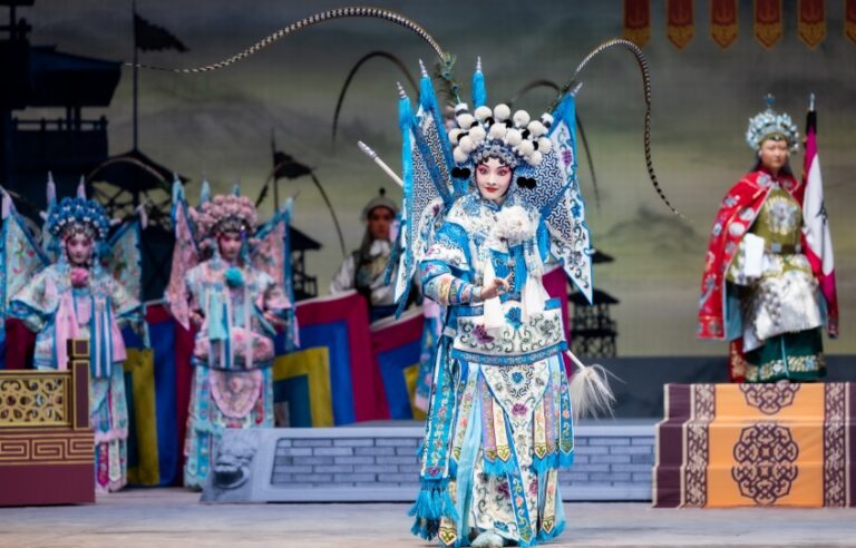 Ópera de Pequim amplia intercâmbio cultural no Brasil com workshops gratuitos